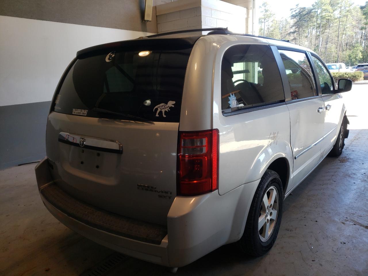 Photo 4 from auction – 2010 DODGE GRAND CARA with VIN 2D4RN5D14AR180280