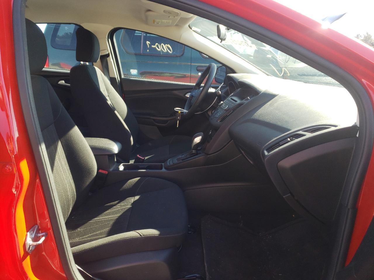 Photo 5 from auction – 2017 FORD FOCUS SE with VIN 1FADP3F2XHL335175