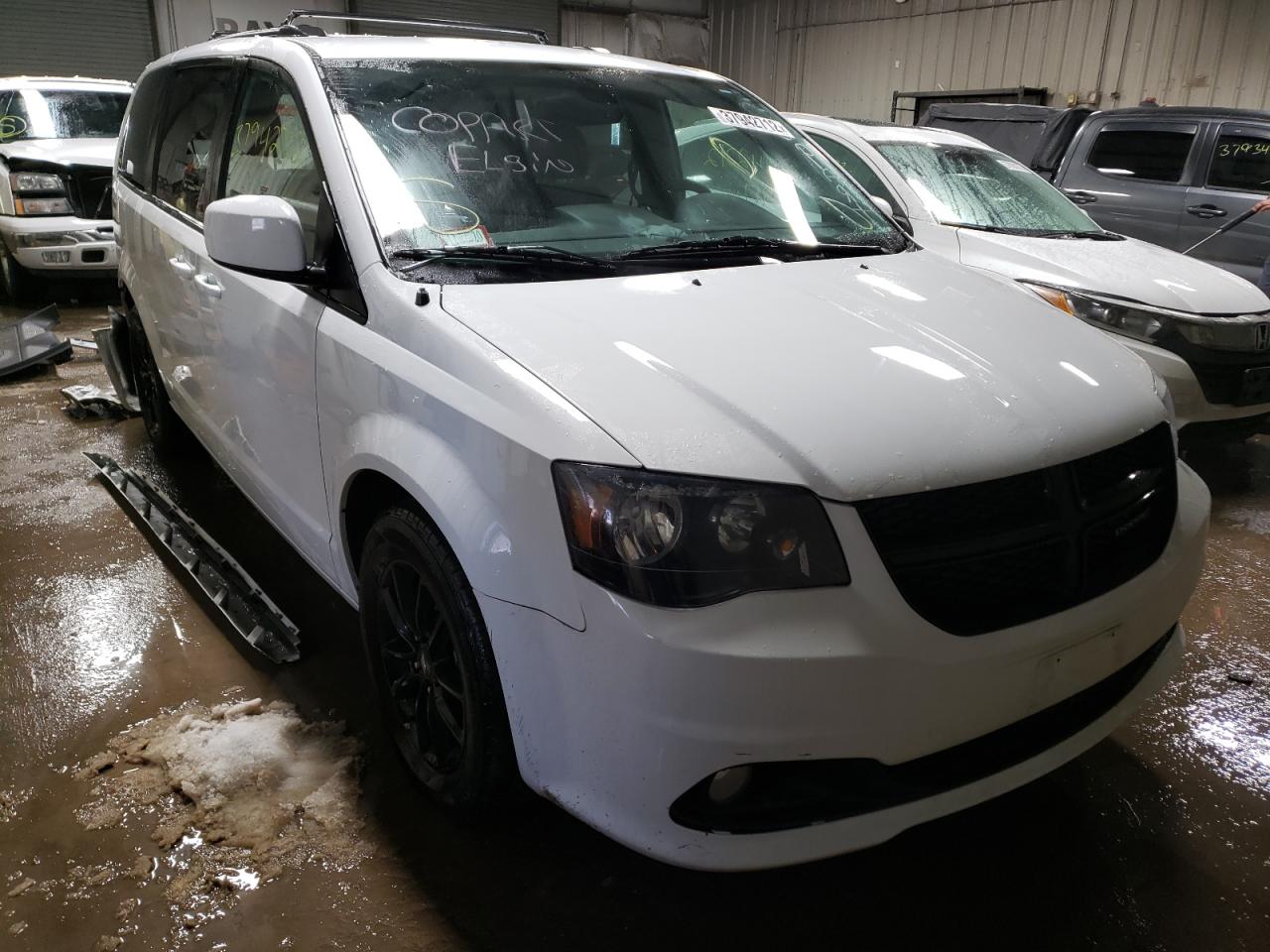 DODGE GRAND CARA 2019 with VIN 2C4RDGBG0KR758072 - Photo from auction