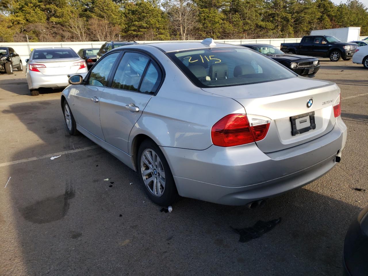Photo 3 from auction – 2006 BMW 325 XI with VIN WBAVD13576KV06684