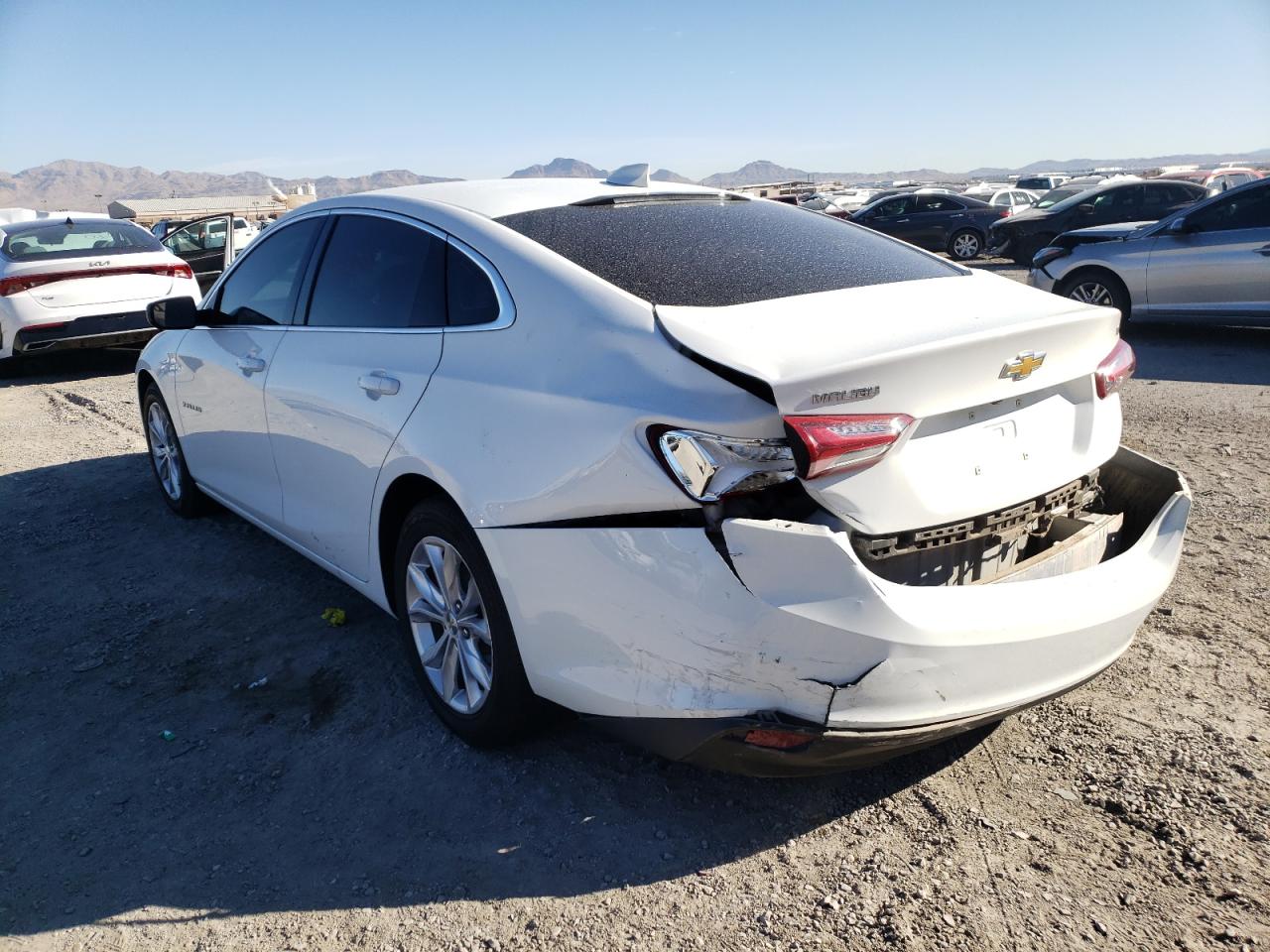 Photo 3 from auction – 2019 CHEVROLET MALIBU LT with VIN 1G1ZD5ST2KF174659