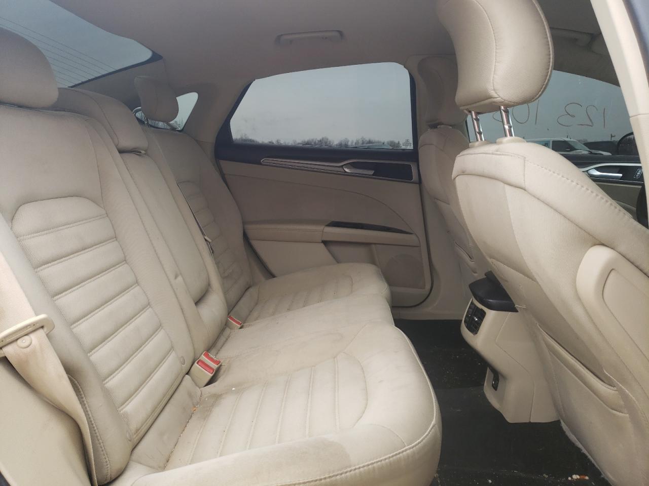 Photo 6 from auction – 2015 FORD FUSION SE with VIN 1FA6P0H70F5124696