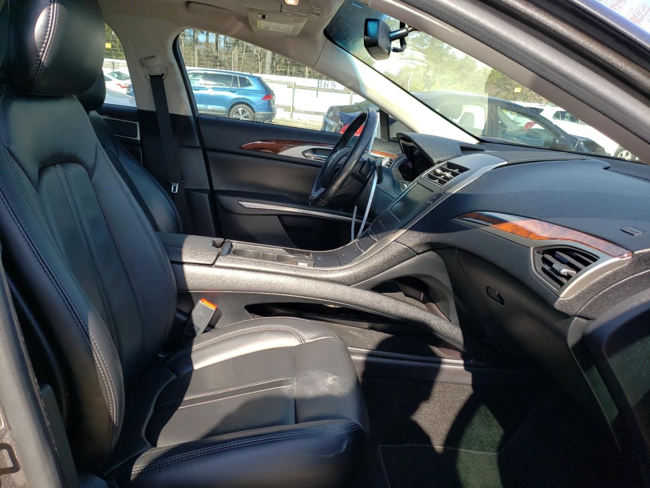 Photo 5 from auction – 2016 LINCOLN MKZ with VIN 3LN6L2J98GR616626