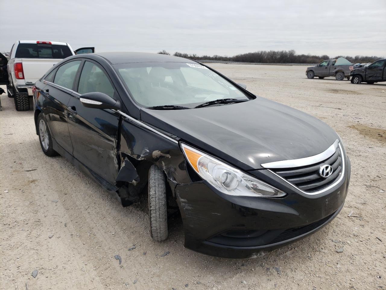 HYUNDAI SONATA GLS 2014 with VIN 5NPEB4AC3EH819305 - Photo from auction