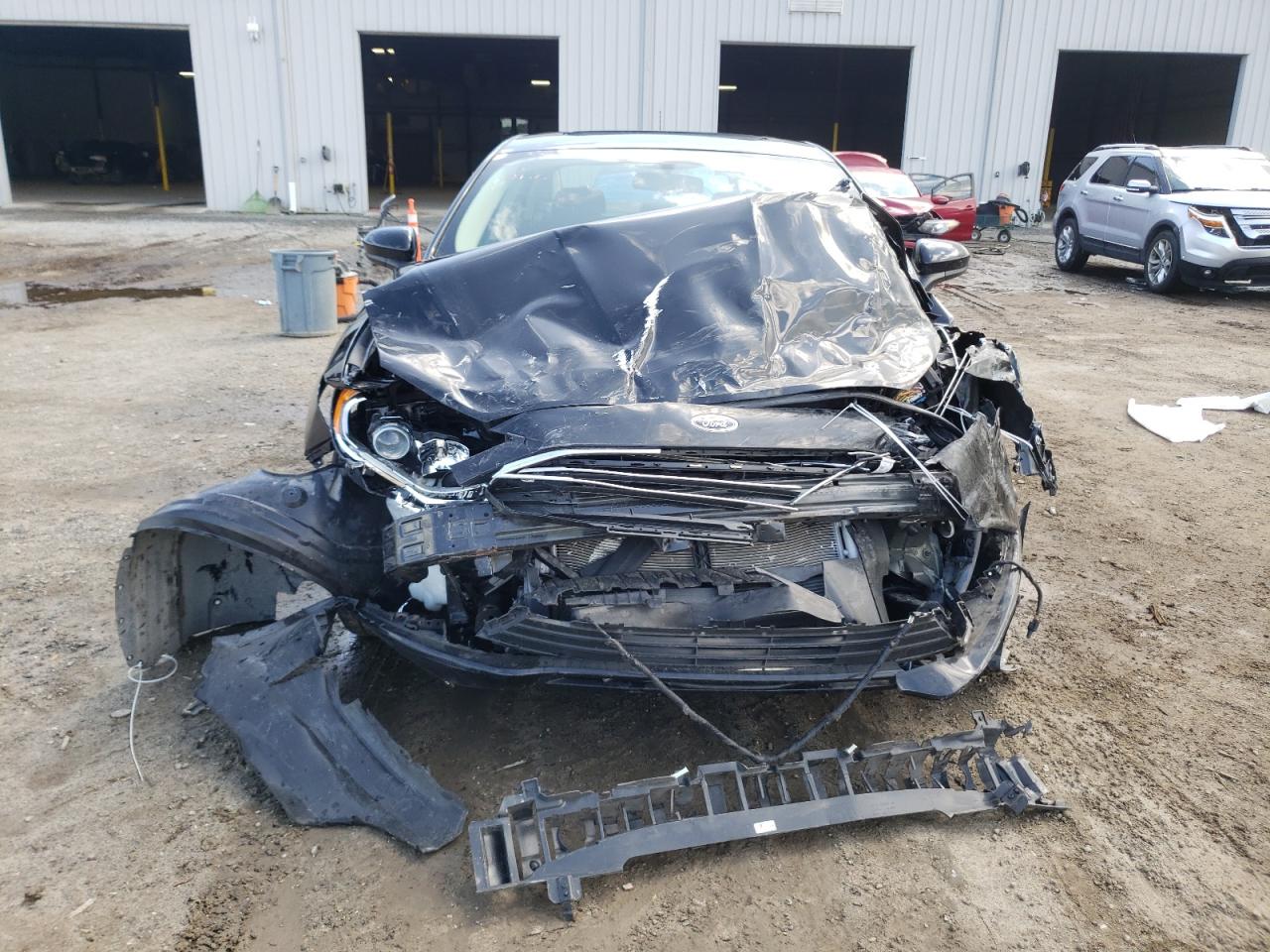 Photo 9 from auction – 2018 FORD FUSION SE with VIN 3FA6P0HD7JR265387