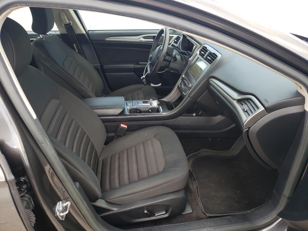 Photo 5 from auction – 2018 FORD FUSION SE with VIN 3FA6P0LU4JR160264
