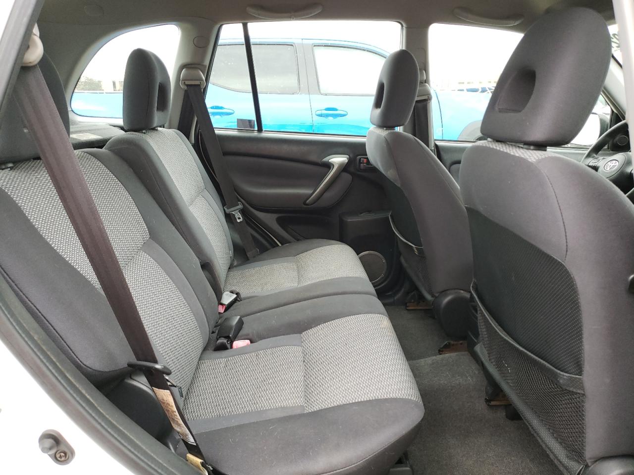 Photo 6 from auction – 2004 TOYOTA RAV4 with VIN JTEGD20V440012454