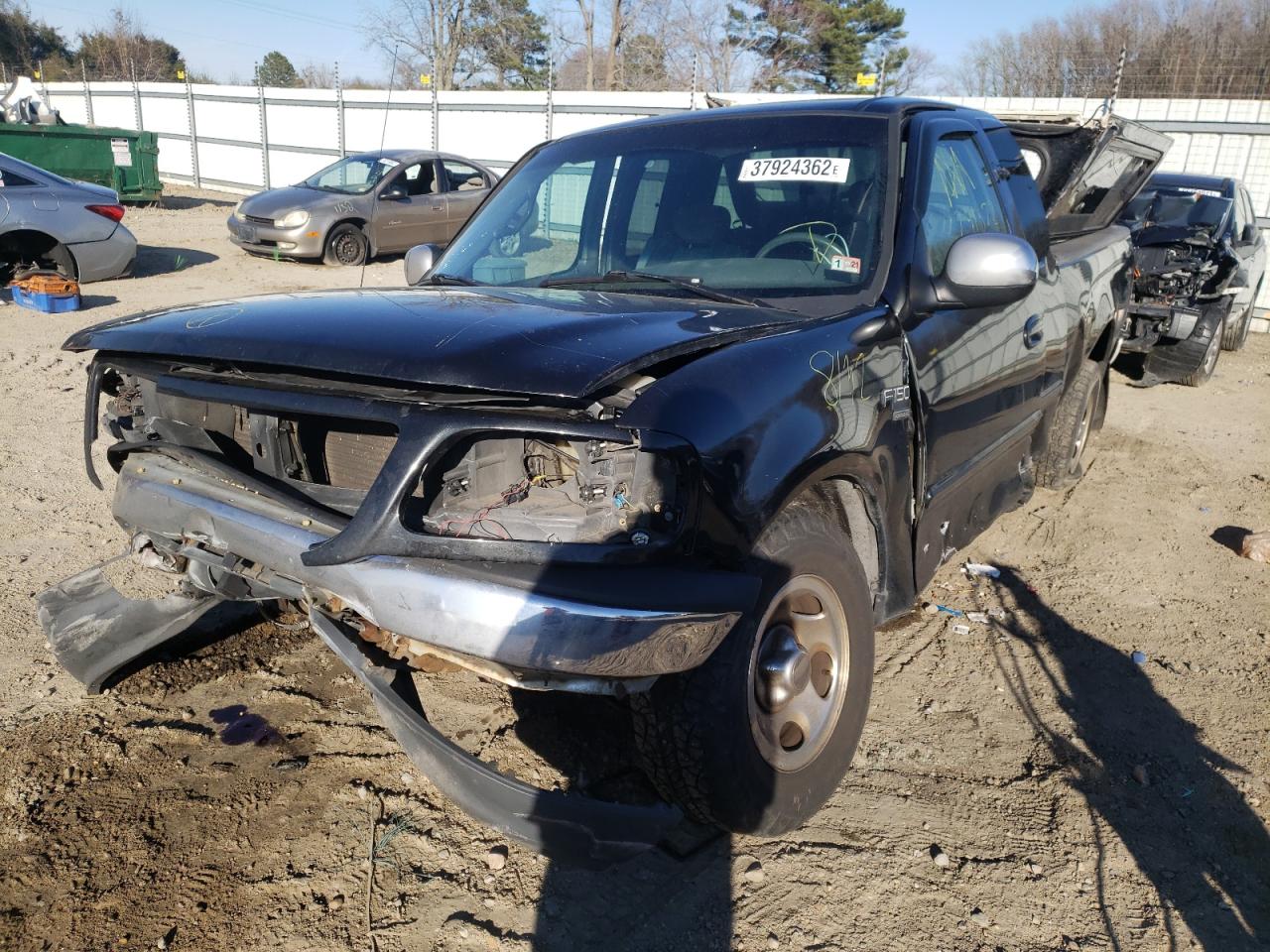 Photo 2 from auction – 2001 FORD F150 with VIN 1FTRX17W41NA94469