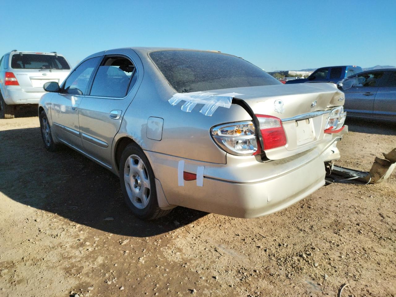 Photo 3 from auction – 2000 INFINITI I30 with VIN JNKCA31A6YT115164