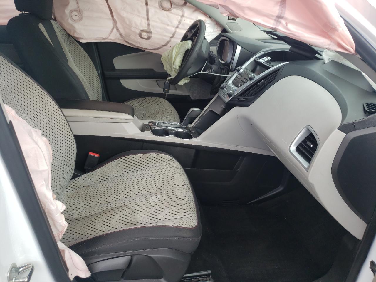 Photo 5 from auction – 2015 CHEVROLET EQUINOX LS with VIN 2GNFLEEK1F6377890