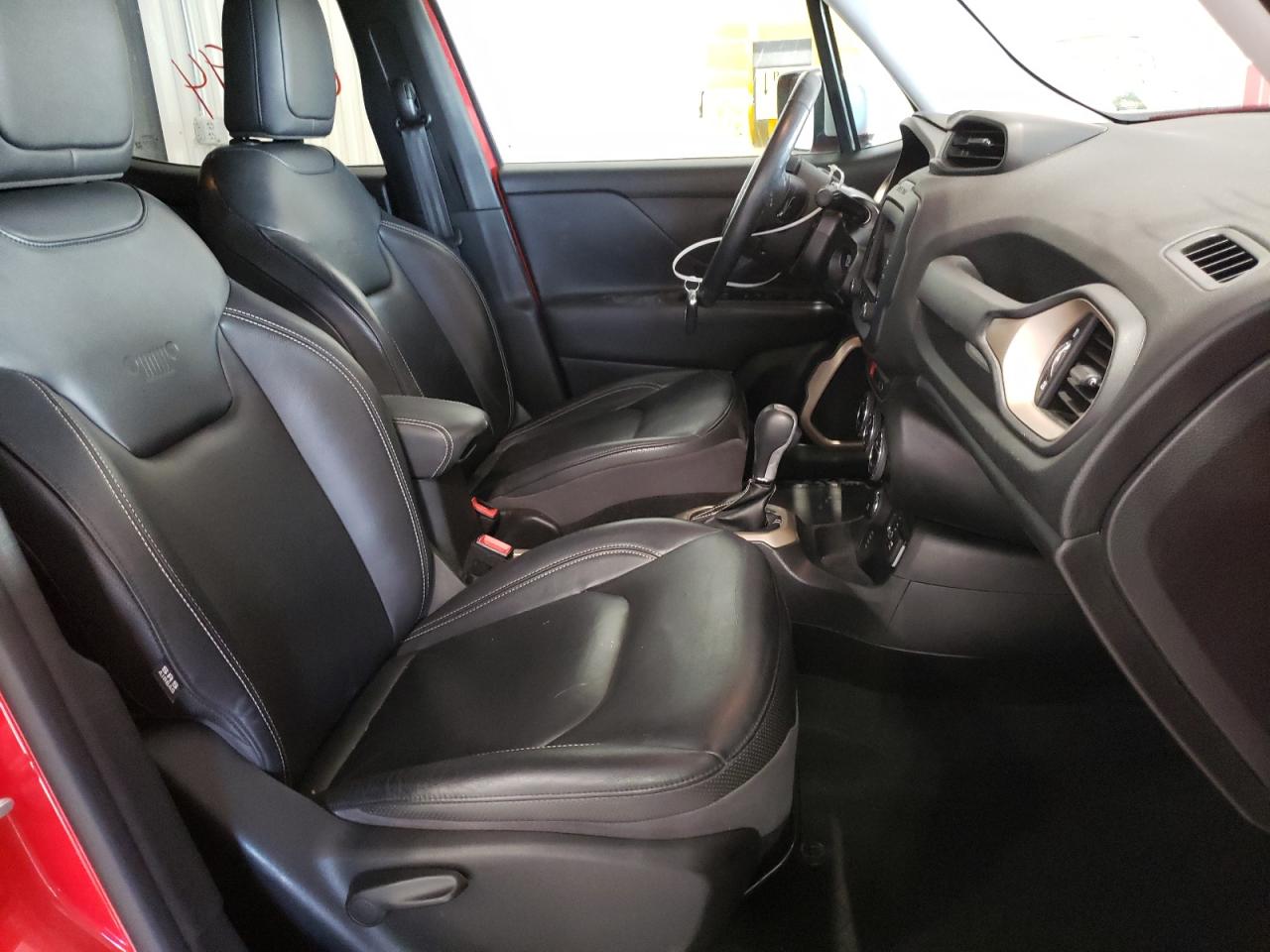 Photo 5 from auction – 2016 JEEP RENEGADE L with VIN ZACCJBDT5GPC75037
