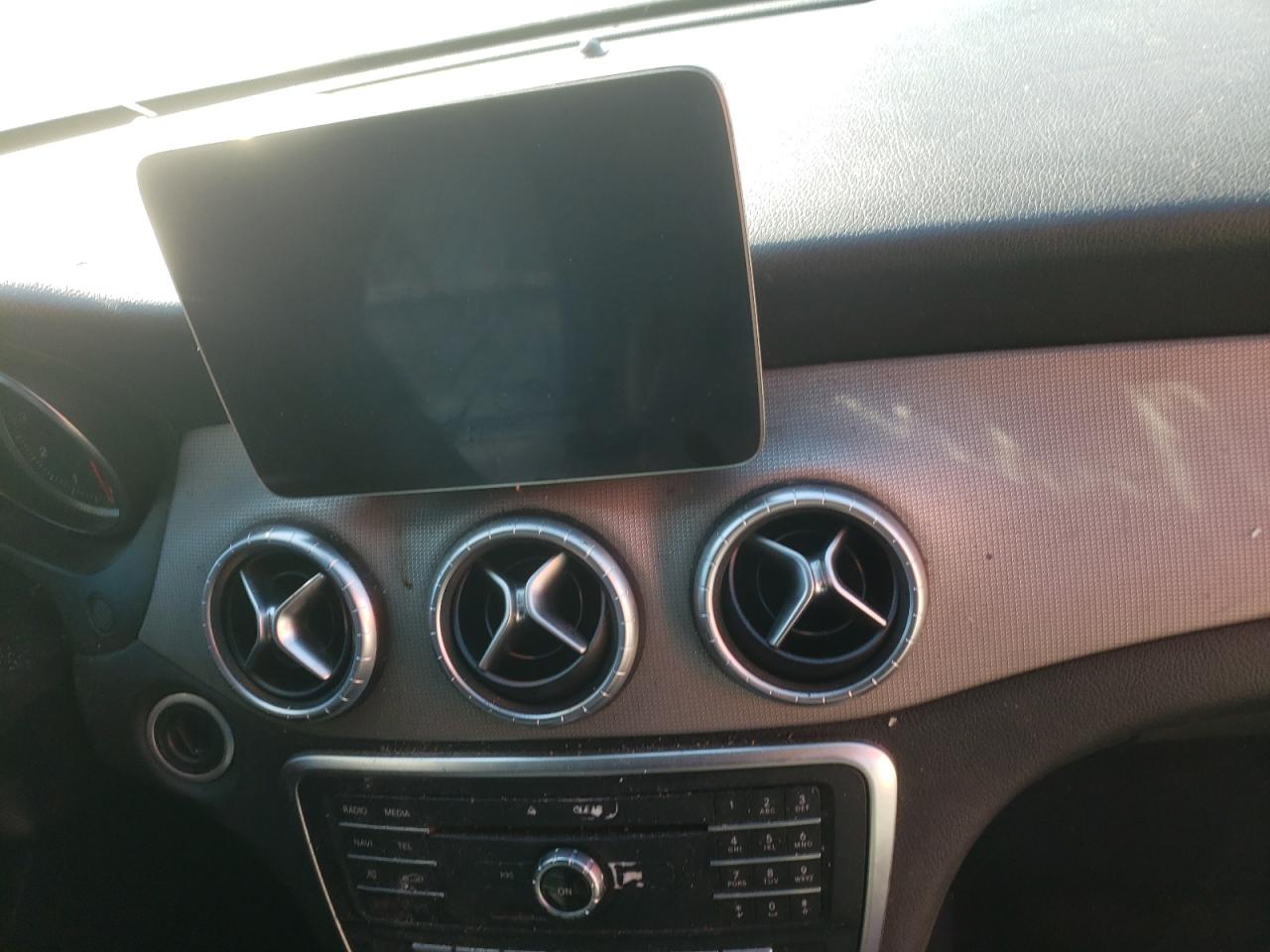 Photo 9 from auction – 2019 MERCEDES-BENZ CLA 250 with VIN WDDSJ4EBXKN710459