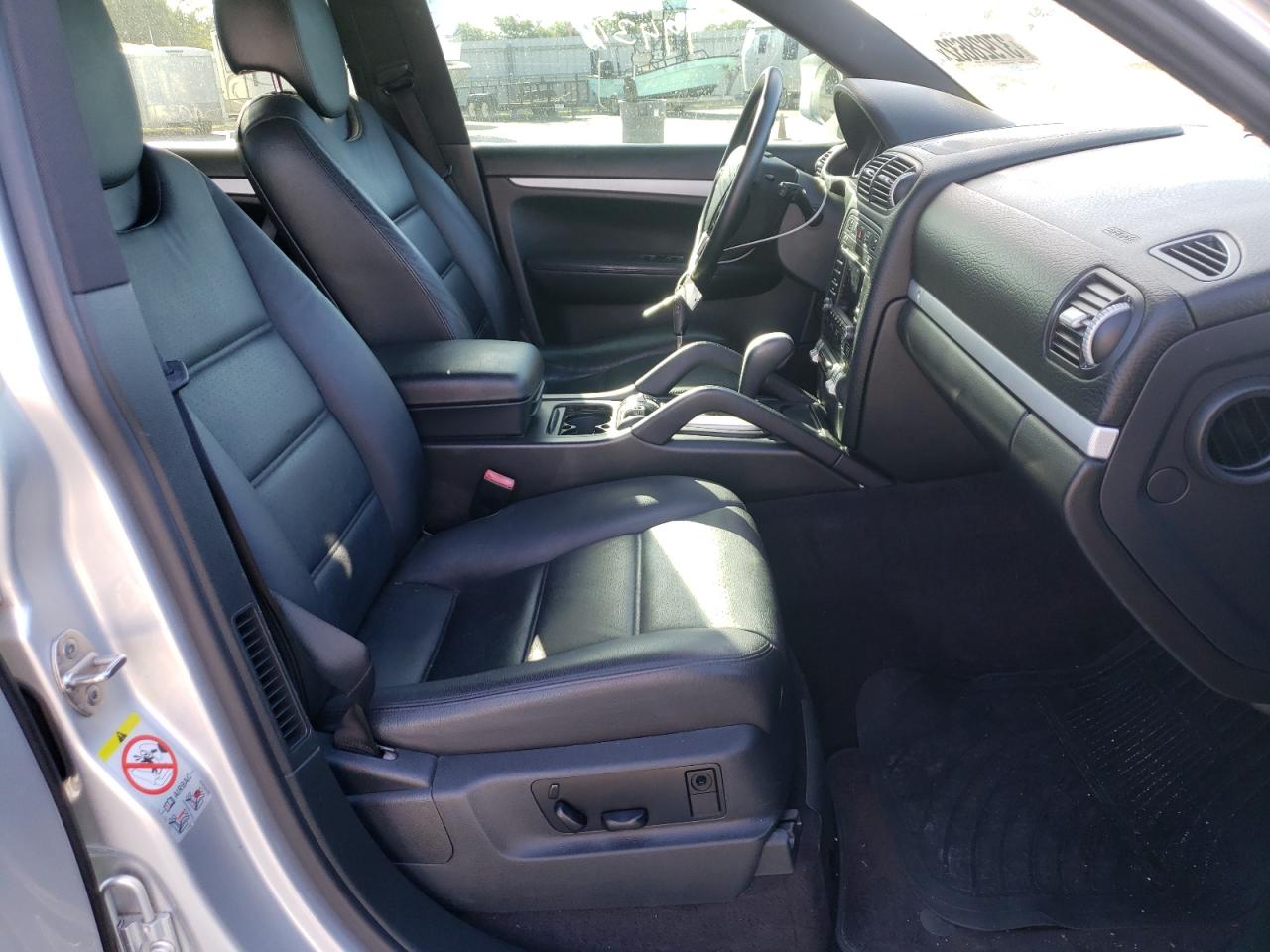 Photo 5 from auction – 2009 PORSCHE CAYENNE with VIN WP1AA29P89LA04272