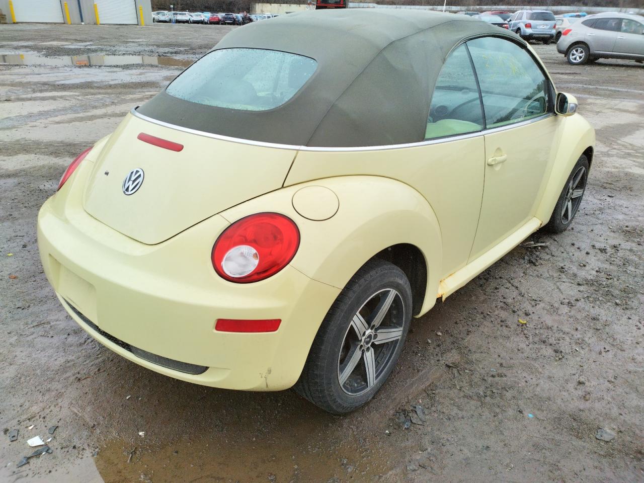 Photo 4 from auction – 2006 VOLKSWAGEN NEW BEETLE with VIN 3VWPF31Y26M326663
