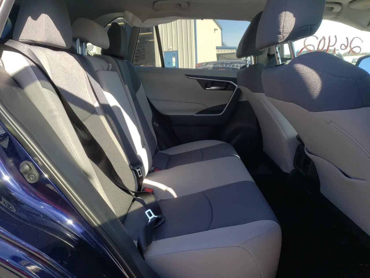 Photo 6 from auction – 2019 TOYOTA RAV4 XLE with VIN 2T3P1RFV5KC034227