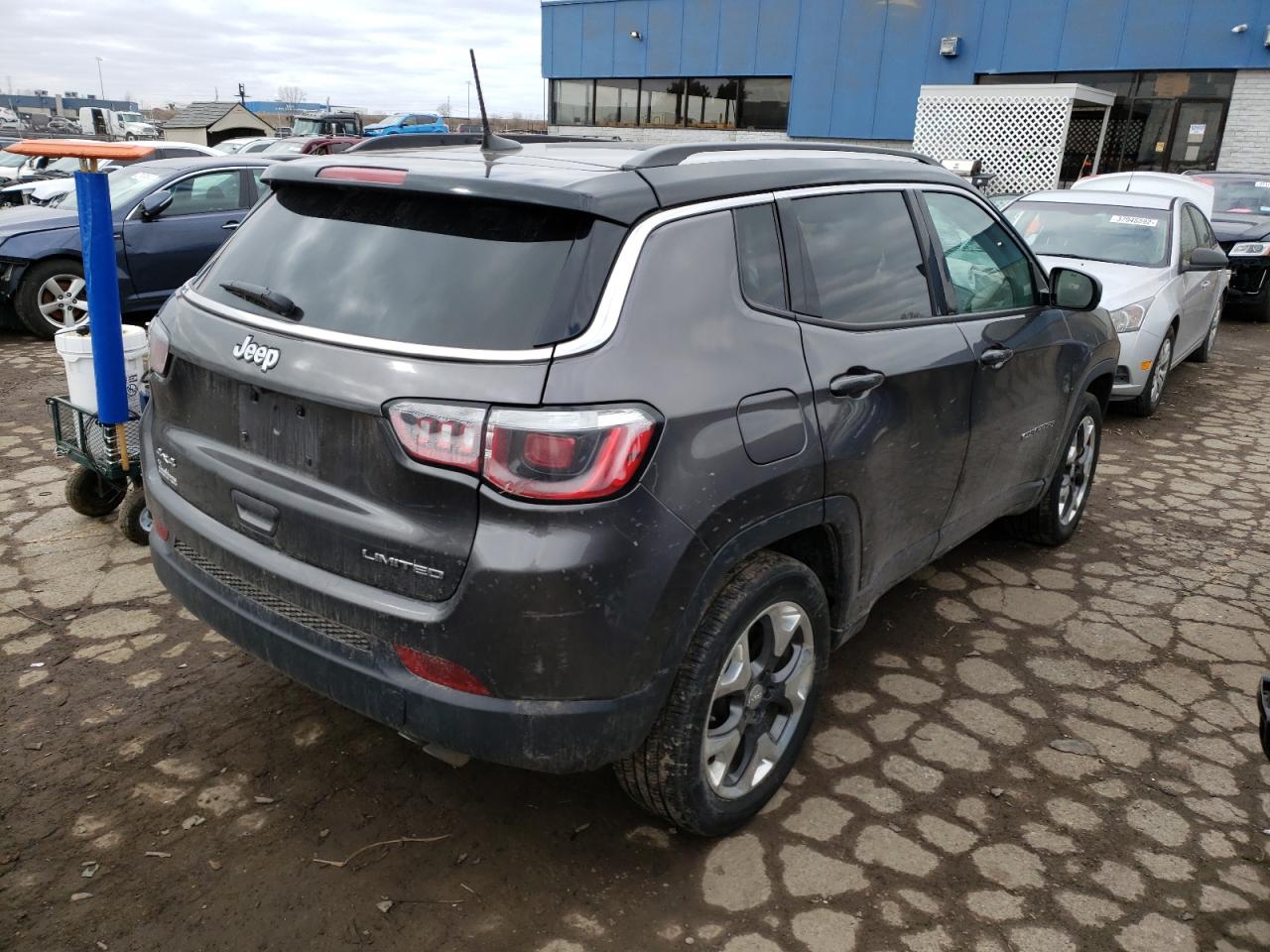 Foto 4 de la subasta – 2019 JEEP COMPASS LI con VIN 3C4NJDCB6KT669547
