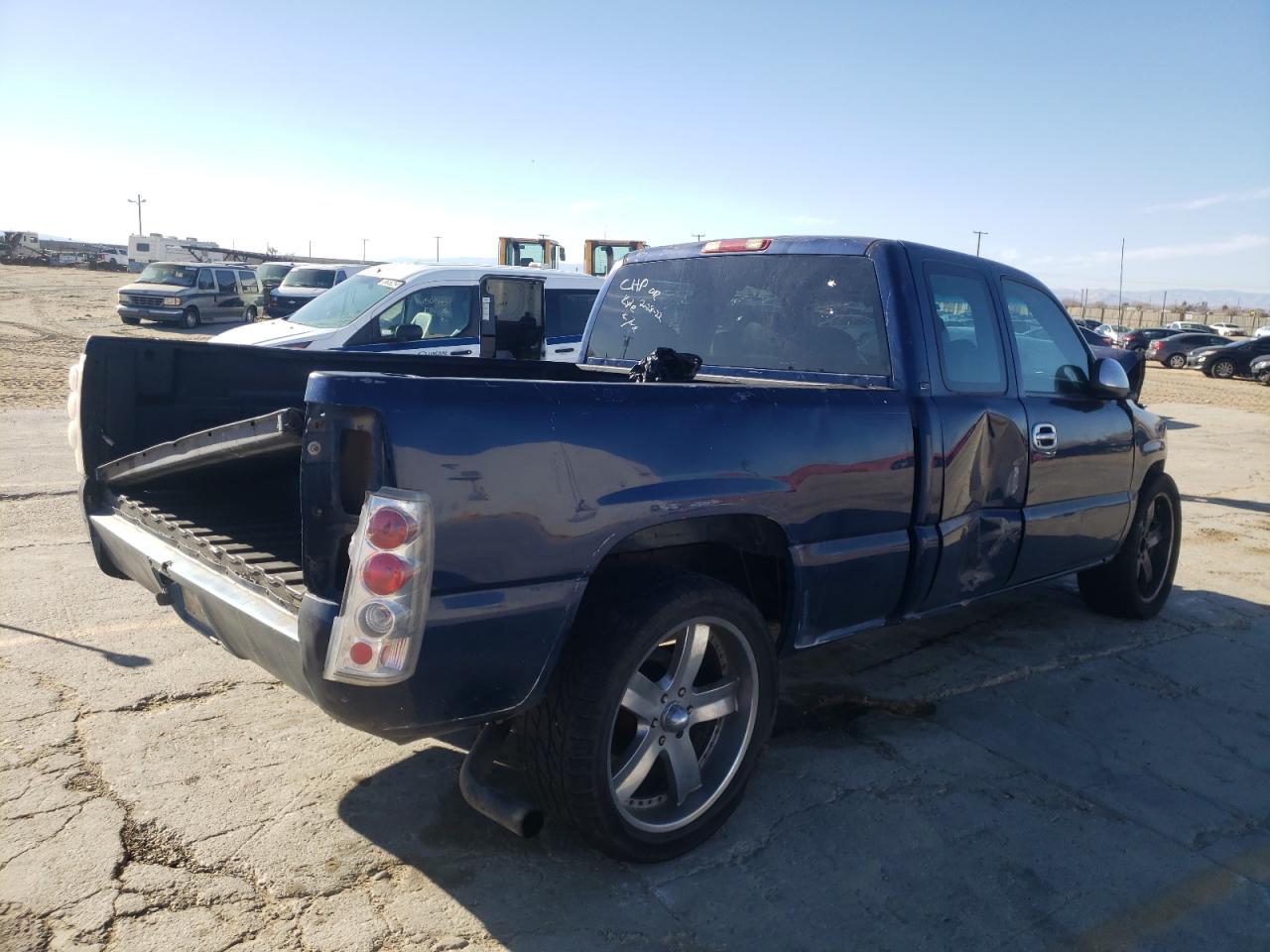 Photo 4 from auction – 2002 CHEVROLET SILVERADO with VIN 2GCEC19W521182747