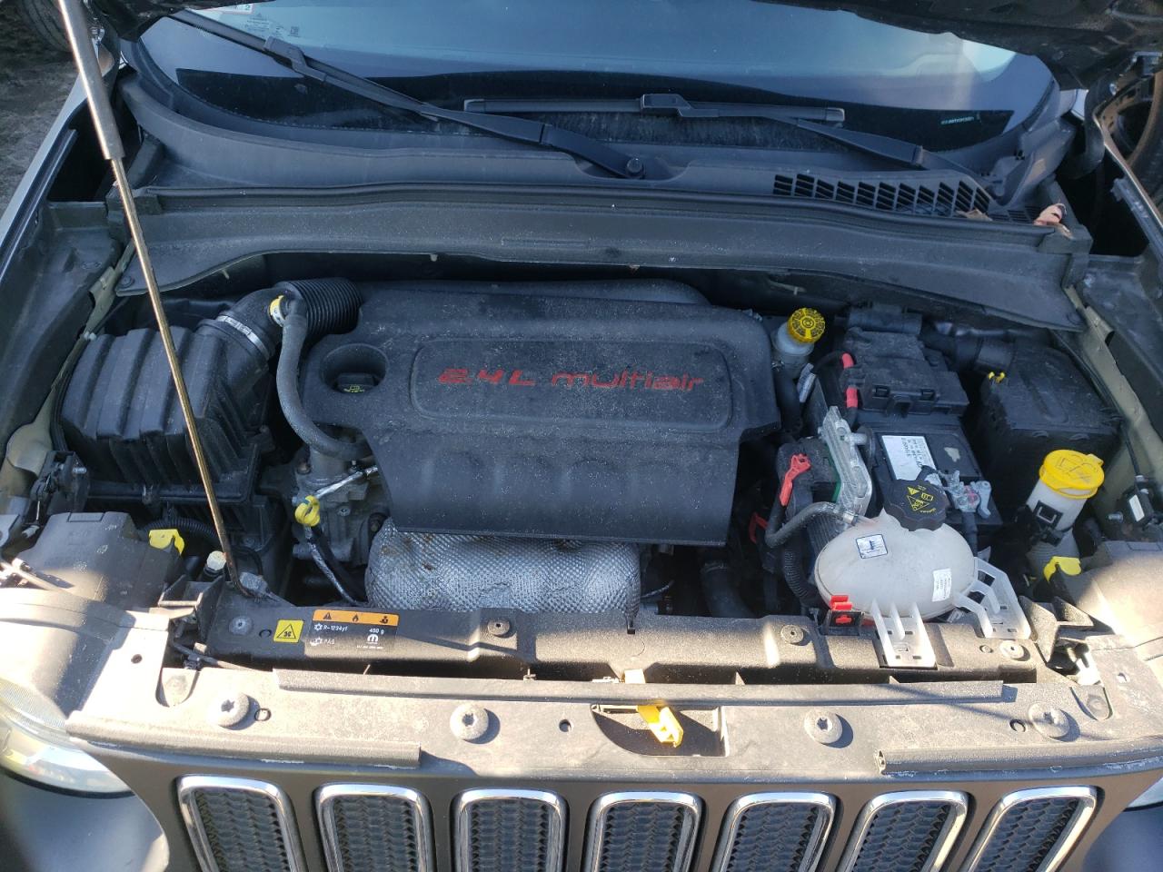 Photo 7 from auction – 2016 JEEP RENEGADE L with VIN ZACCJBBT9GPC55571