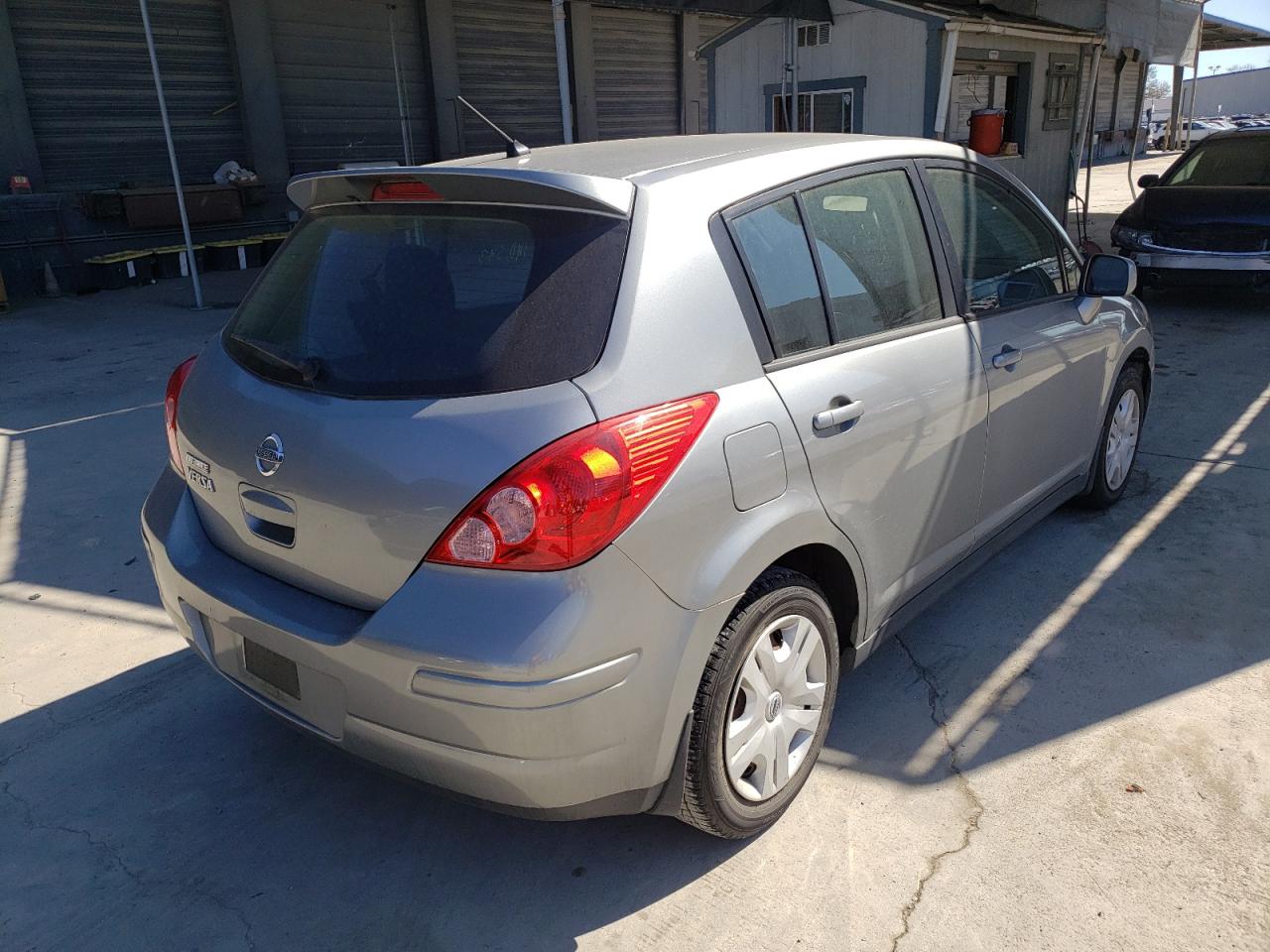 Zdjęcie 4 z aukcji – 2011 NISSAN VERSA S z VIN 3N1BC1CP9BL414126