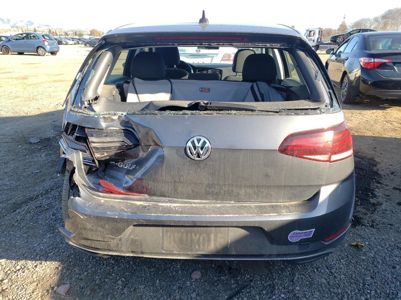 Photo 9 from auction – 2019 VOLKSWAGEN E-GOLF SE with VIN WVWKR7AU2KW911147