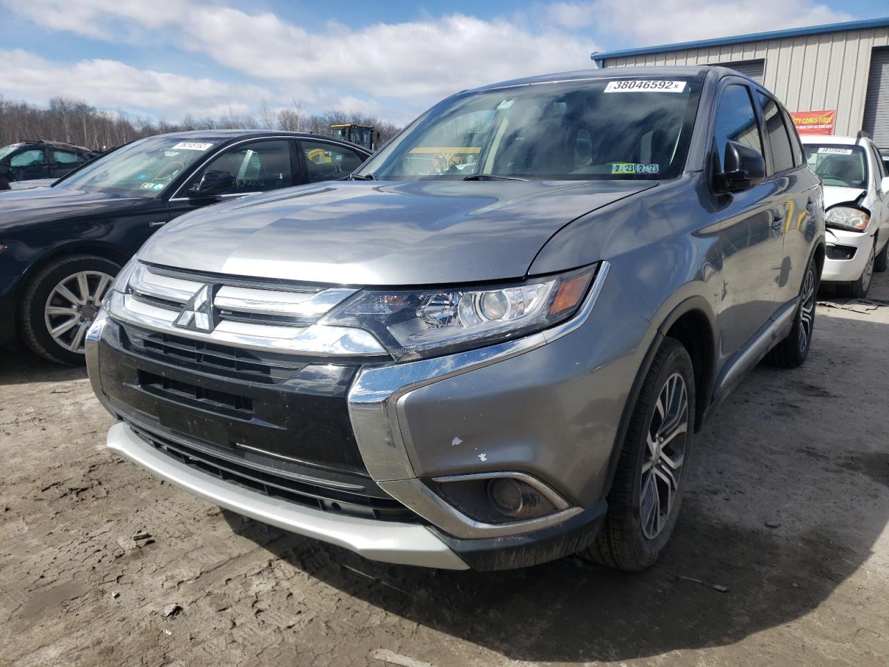 Photo 2 from auction – 2018 MITSUBISHI OUTLANDER with VIN JA4AD2A36JZ052432