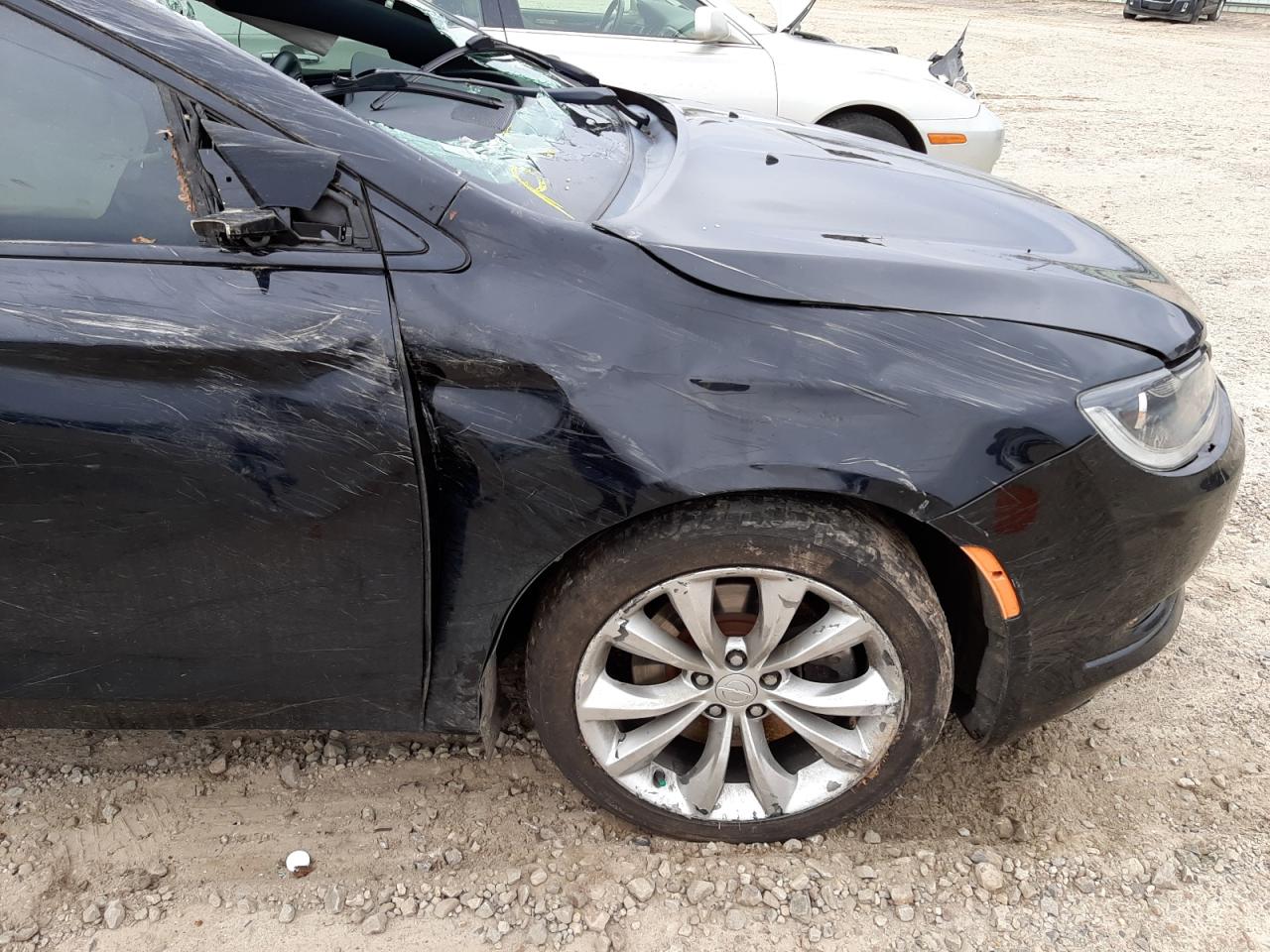 Photo 9 from auction – 2015 CHRYSLER 200 S with VIN 1C3CCCBG6FN723223