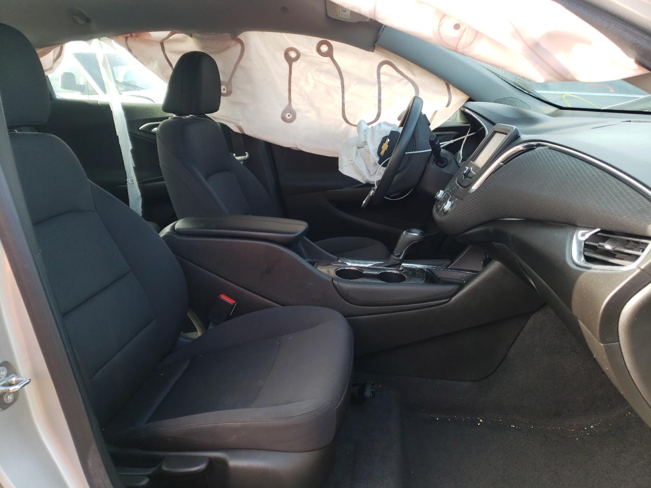 Photo 5 from auction – 2016 CHEVROLET MALIBU LT with VIN 1G1ZE5ST4GF207911