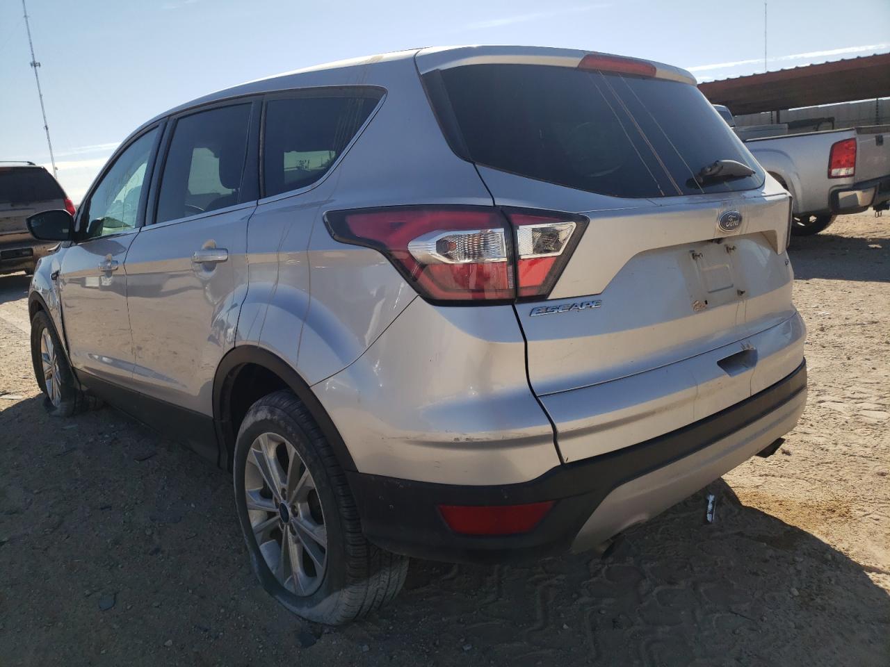 Photo 3 from auction – 2017 FORD ESCAPE SE with VIN 1FMCU0G95HUB46707