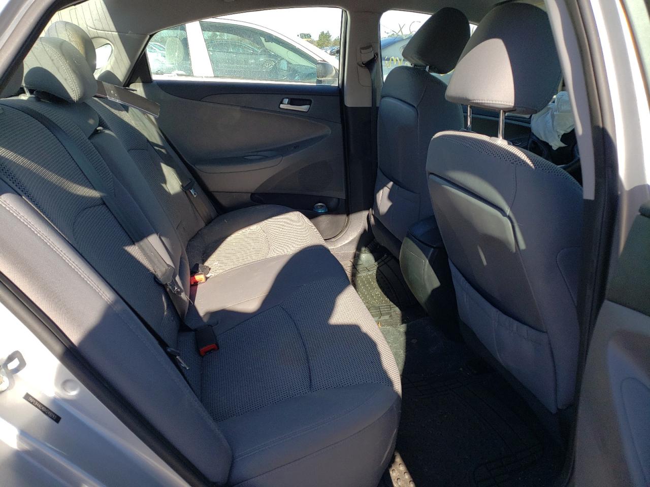 Photo 6 from auction – 2011 HYUNDAI SONATA GLS with VIN 5NPEB4AC4BH249293