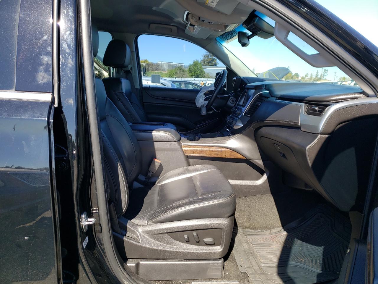 Photo 5 from auction – 2016 CHEVROLET TAHOE C150 with VIN 1GNSCBKC2GR292069