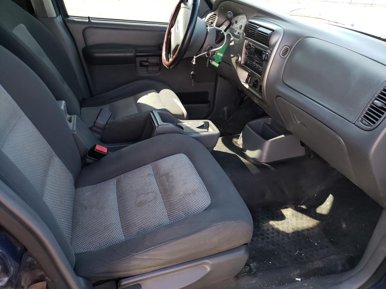 Photo 5 from auction – 2005 FORD EXPLORER S with VIN 1FMZU67K45UA59277