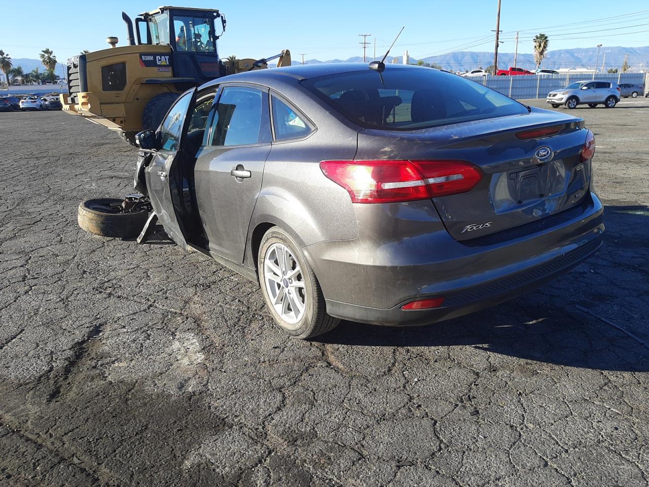 Photo 3 from auction – 2017 FORD FOCUS SE with VIN 1FADP3F25HL304514