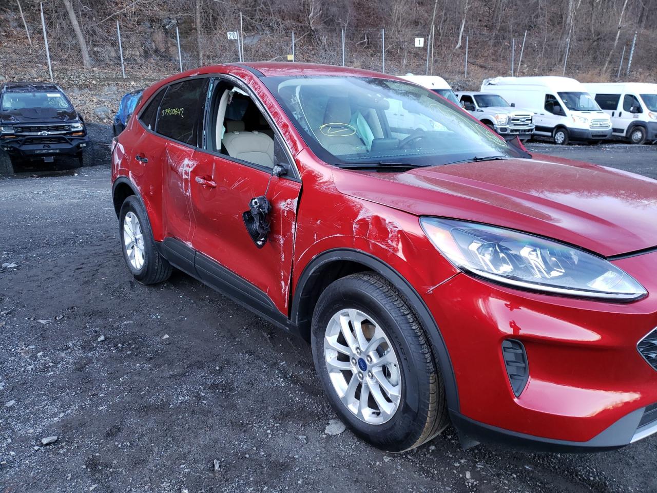 Photo 9 from auction – 2020 FORD ESCAPE SE with VIN 1FMCU9G65LUC67918