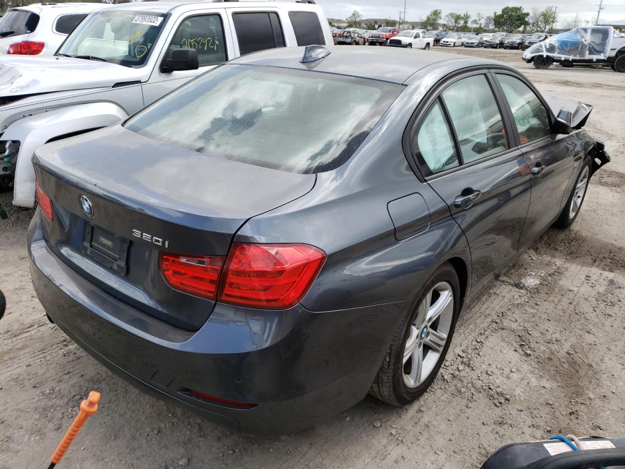 Photo 4 from auction – 2014 BMW 320 I with VIN WBA3B1C54EK131932