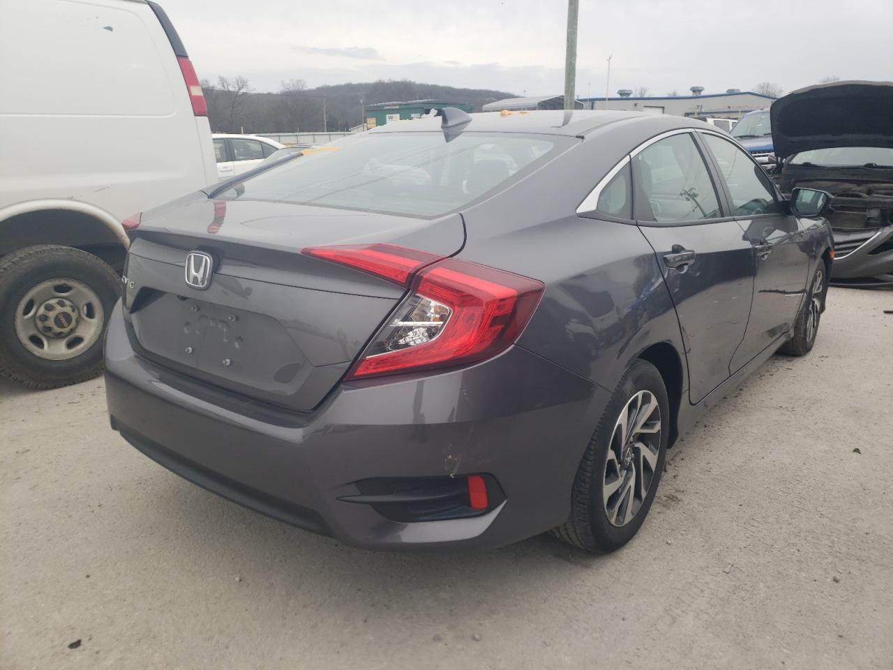 Photo 4 from auction – 2018 HONDA CIVIC EX with VIN 2HGFC2F76JH560590