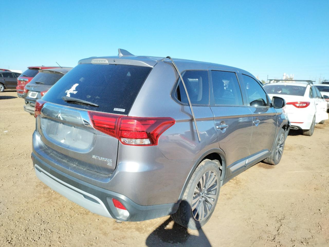 Photo 4 from auction – 2019 MITSUBISHI OUTLANDER with VIN JA4AZ3A35KZ042158