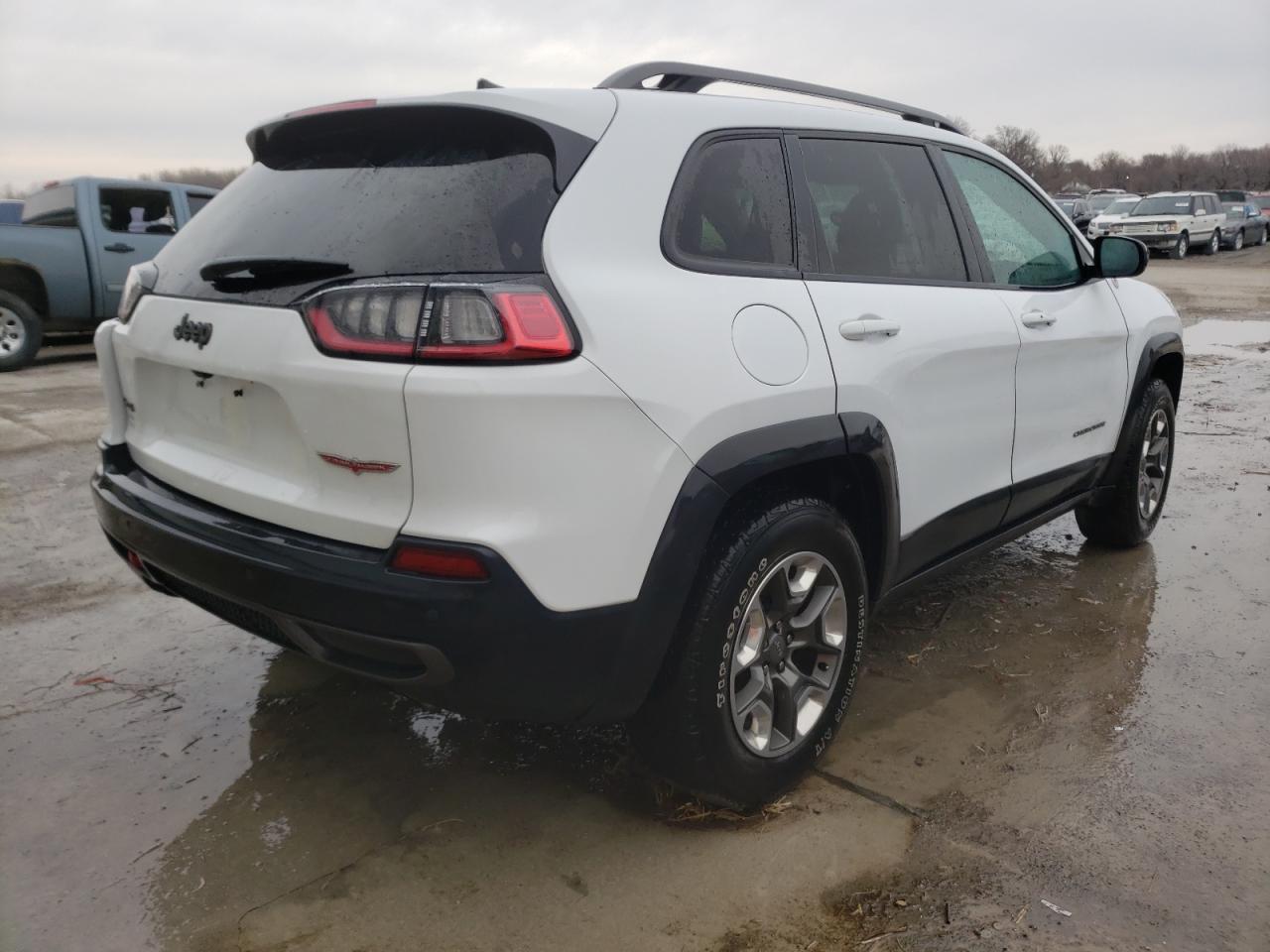 Photo 4 from auction – 2019 JEEP CHEROKEE T with VIN 1C4PJMBX6KD317936