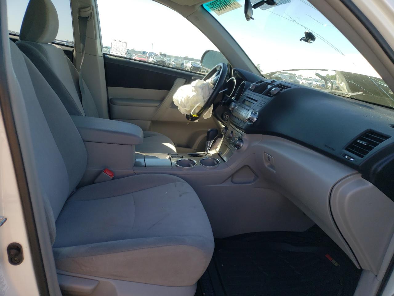 Photo 5 from auction – 2012 TOYOTA HIGHLANDER with VIN 5TDZA3EH1CS026421