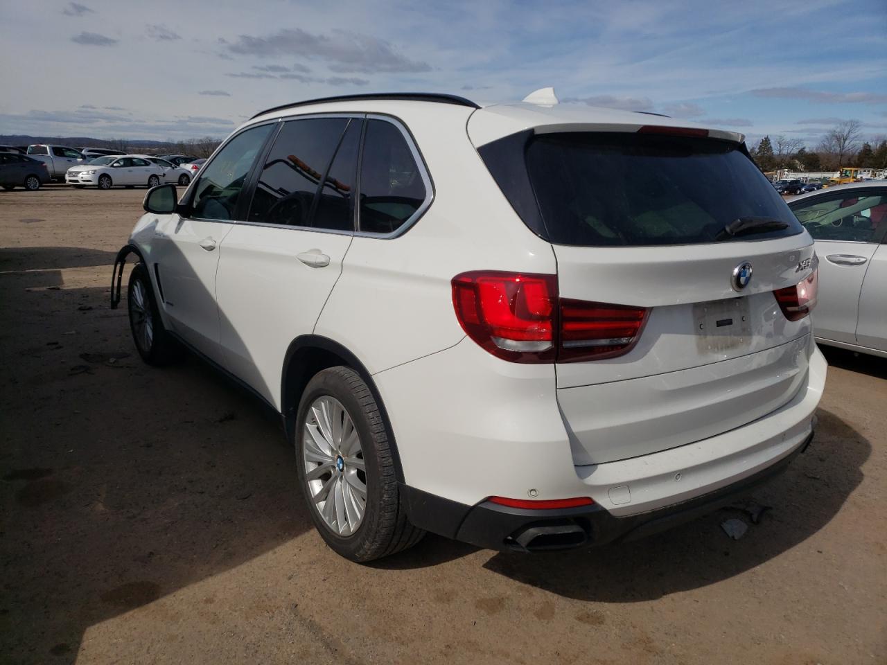 Photo 3 from auction – 2015 BMW X5 XDRIVE5 with VIN 5UXKR6C58F0J77377