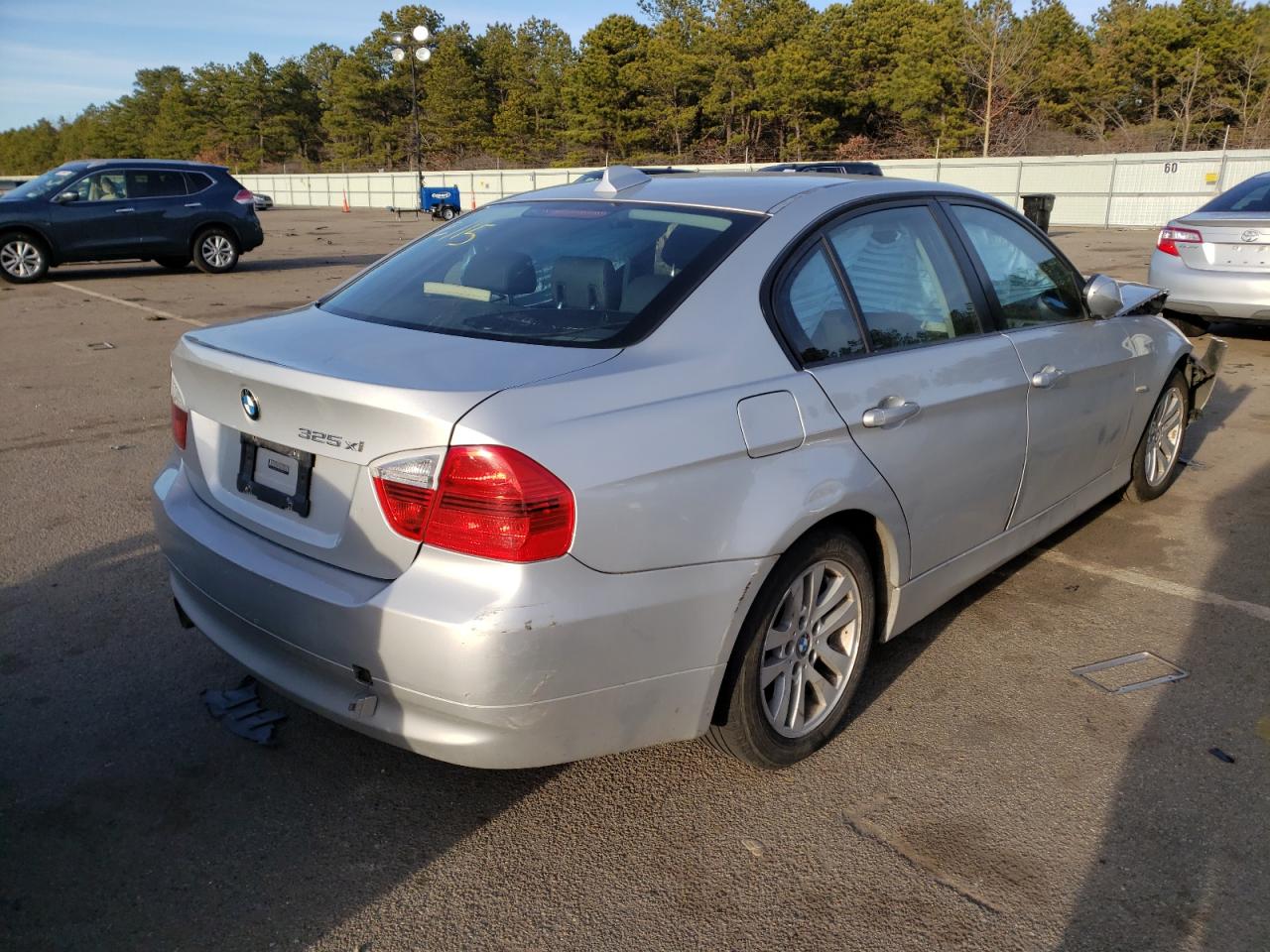 Photo 4 from auction – 2006 BMW 325 XI with VIN WBAVD13576KV06684