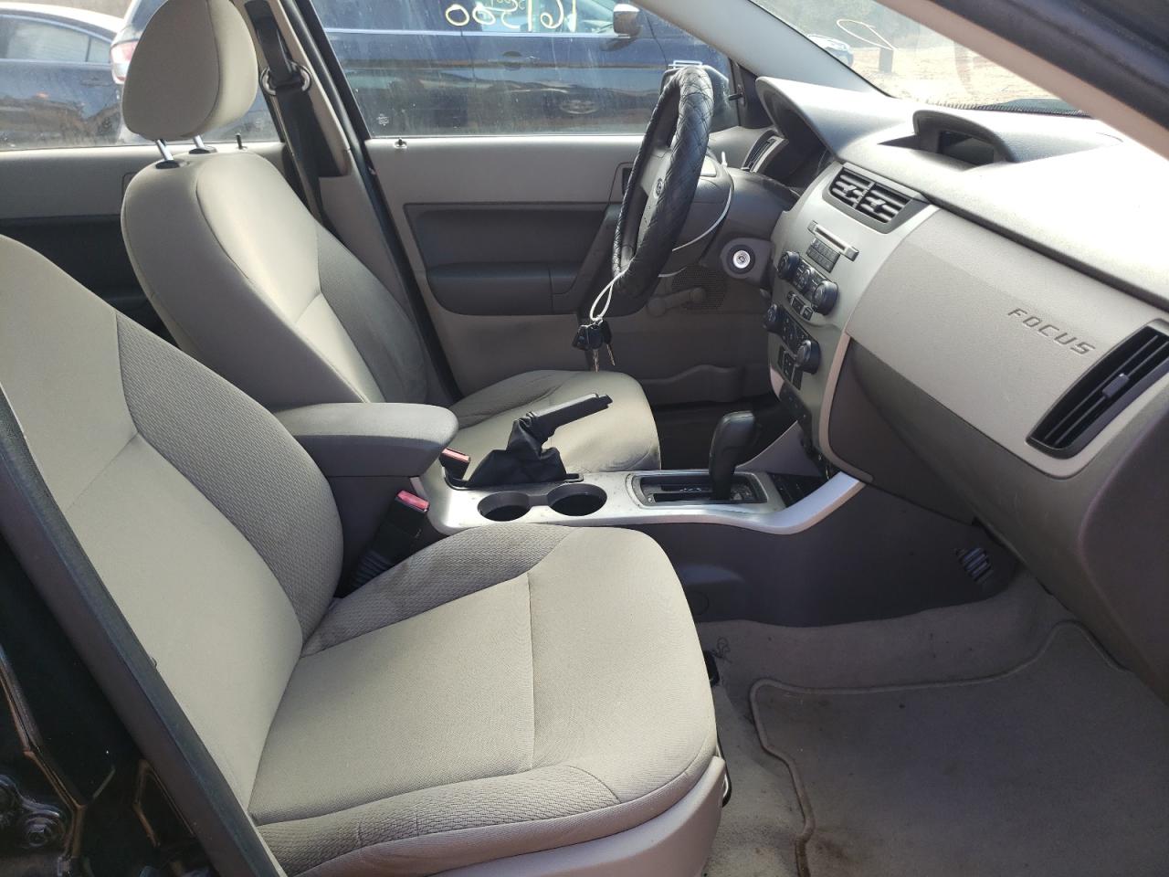Photo 5 from auction – 2010 FORD FOCUS S with VIN 1FAHP3EN2AW105535