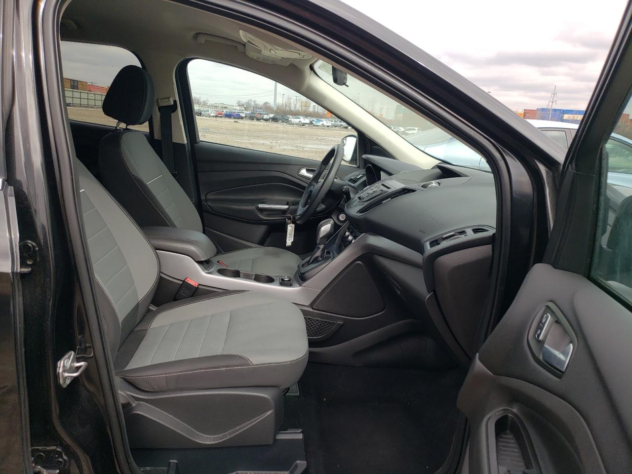 Photo 5 from auction – 2015 FORD ESCAPE SE with VIN 1FMCU9GX4FUB44897