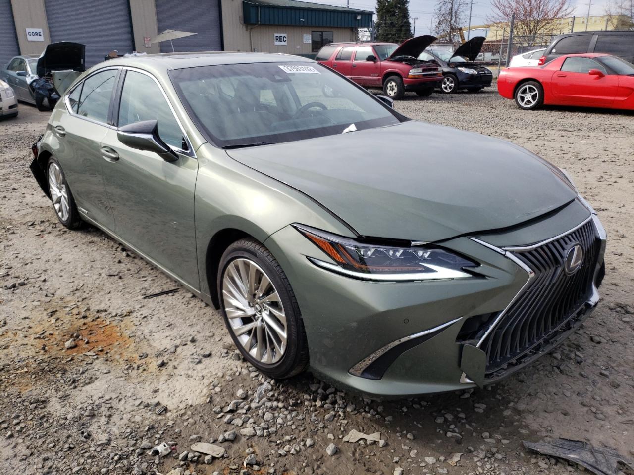 LEXUS ES 300H 2019 مع رقم تعريف المركبة JTHB21B16K2021780 - صورة من المزاد