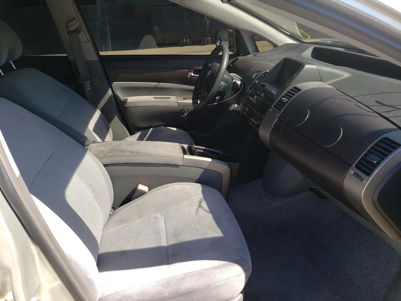 Photo 5 from auction – 2005 TOYOTA PRIUS with VIN JTDKB20U453110461