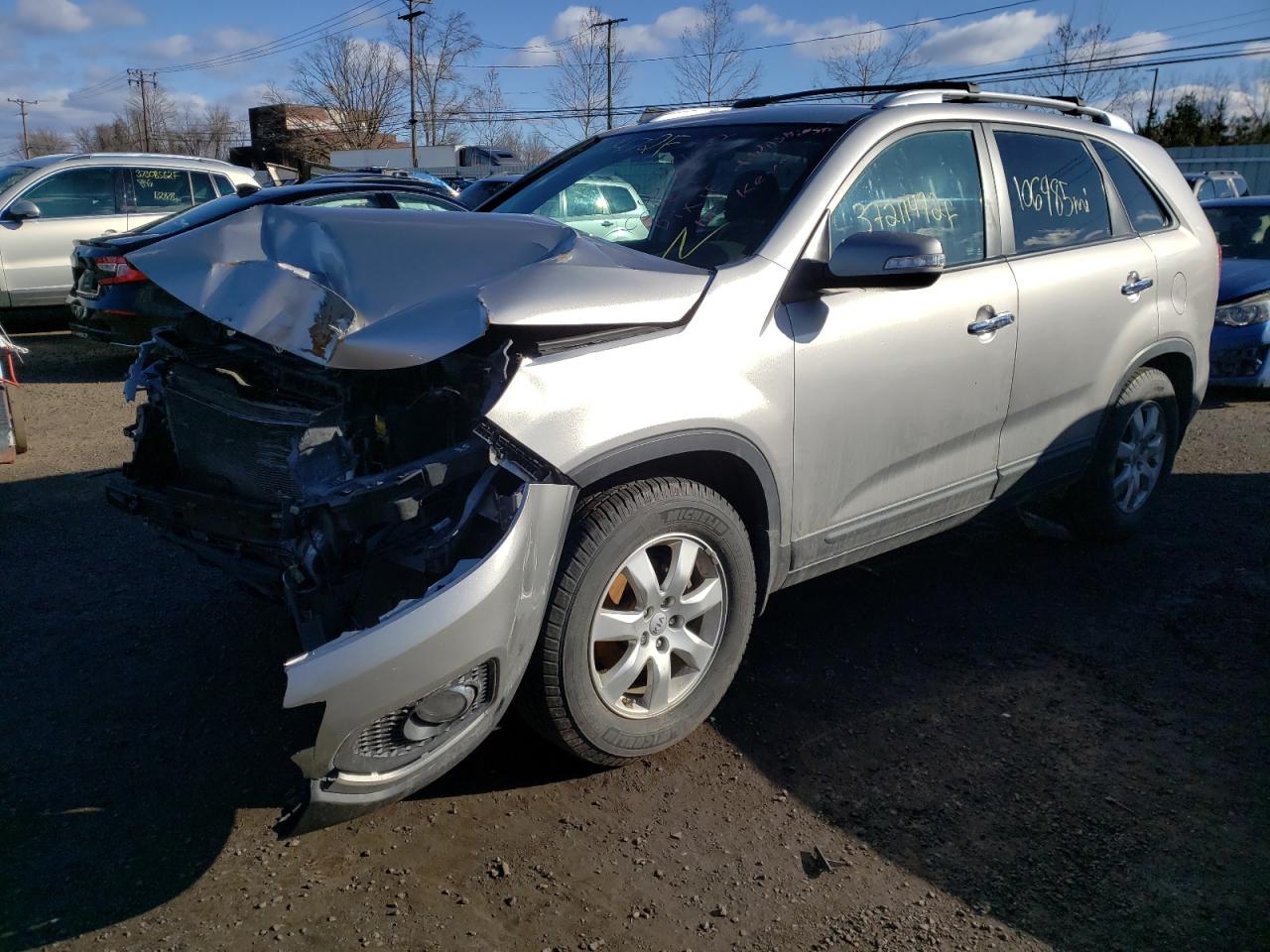Photo 2 from auction – 2013 KIA SORENTO LX with VIN 5XYKT3A62DG400520