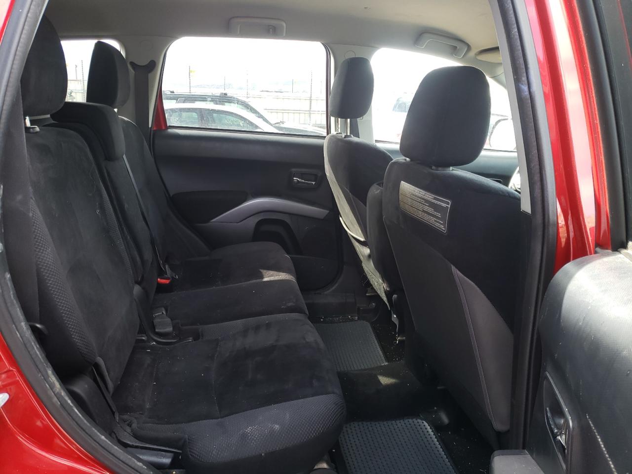 Photo 6 from auction – 2011 MITSUBISHI OUTLANDER with VIN JA4AS2AW9BU033694