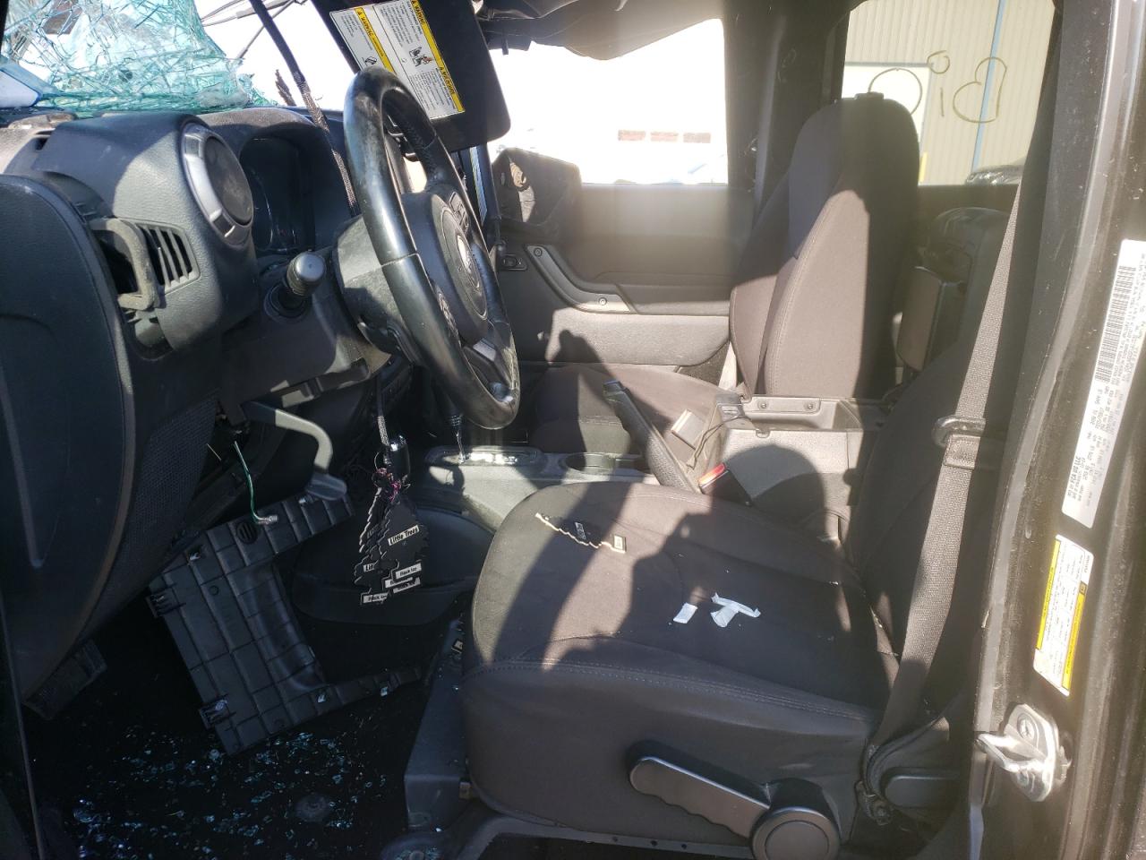 Photo 5 from auction – 2015 JEEP WRANGLER U with VIN 1C4HJWDG5FL611532