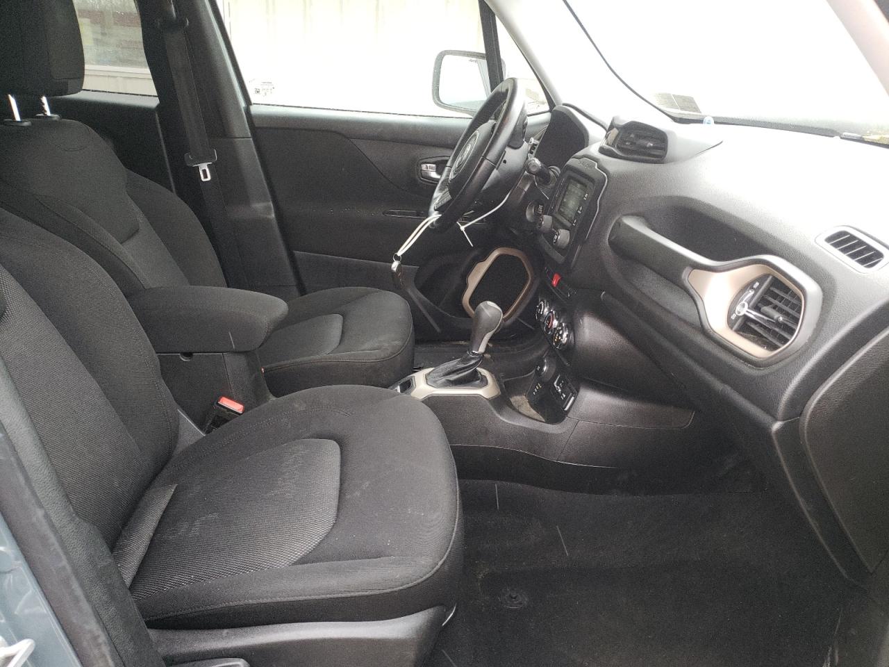 Photo 5 from auction – 2017 JEEP RENEGADE L with VIN ZACCJBBB9HPG51749