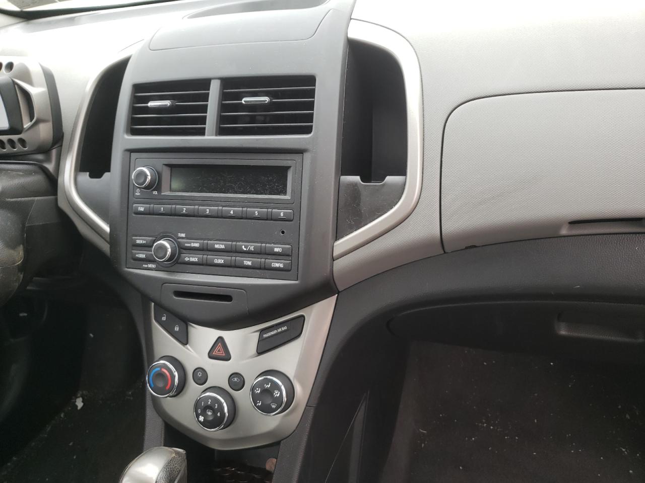 Photo 9 from auction – 2014 CHEVROLET SONIC LS with VIN 1G1JA5SG4E4148282