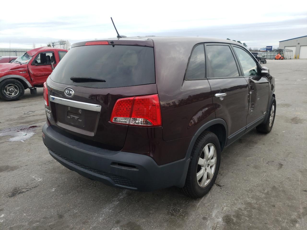 Photo 4 from auction – 2011 KIA SORENTO BA with VIN 5XYKTCA12BG172245